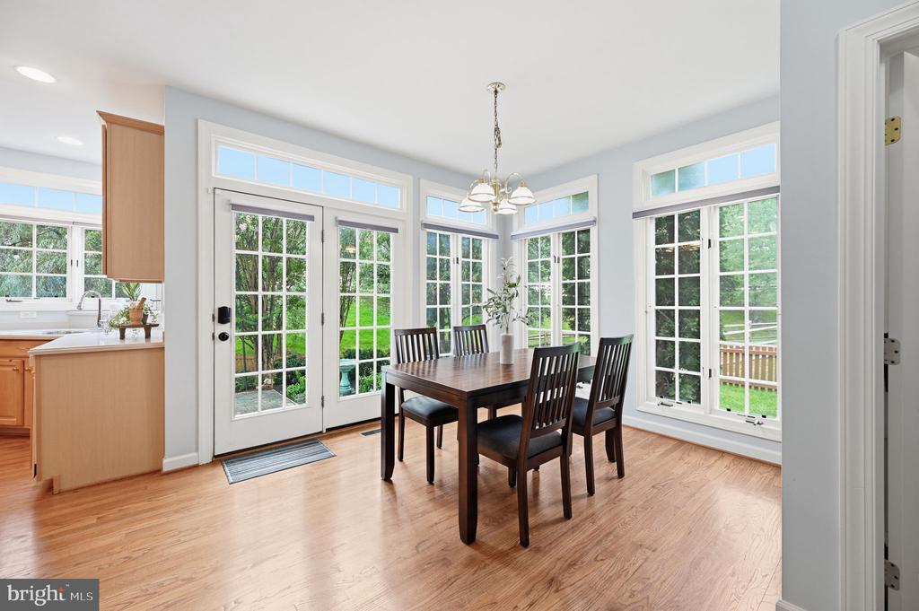 42831 DELPHINIUM CIRCLE