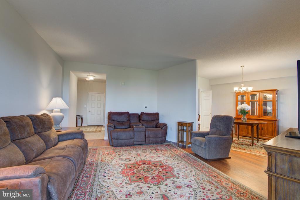 19365 CYPRESS RIDGE TERRACE Unit: 821