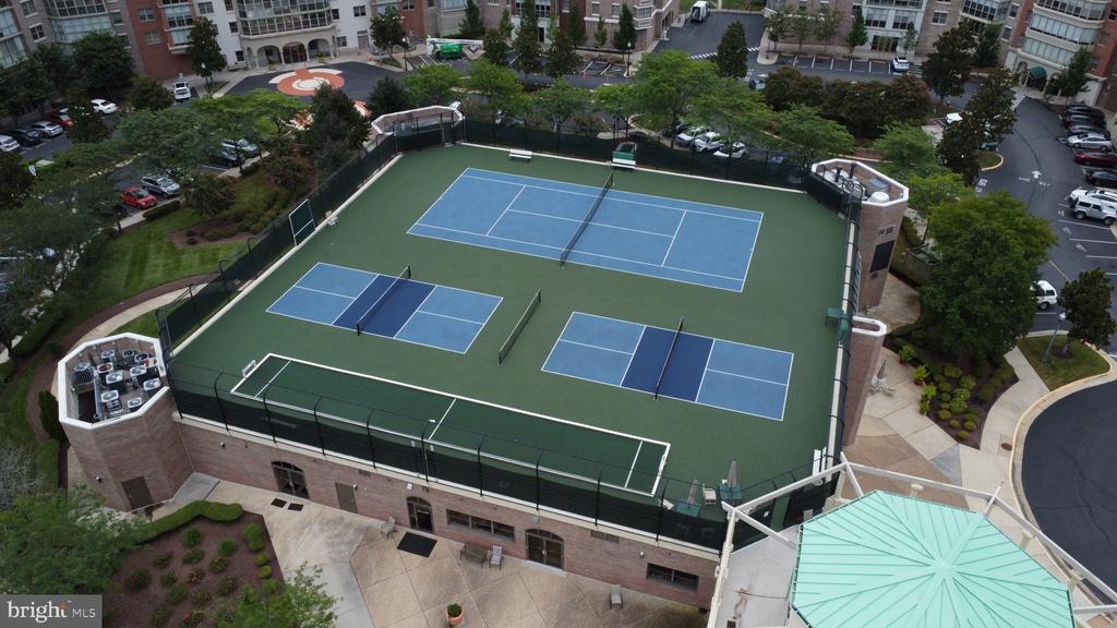 19365 CYPRESS RIDGE TERRACE Unit: 821