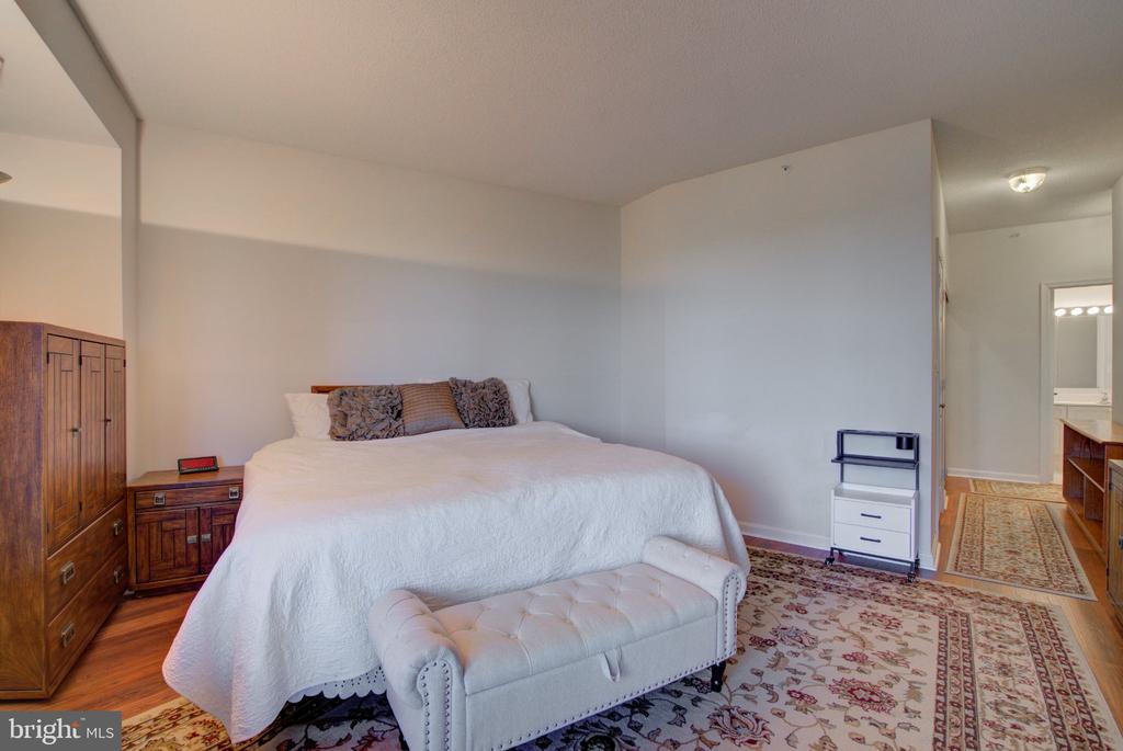 19365 CYPRESS RIDGE TERRACE Unit: 821