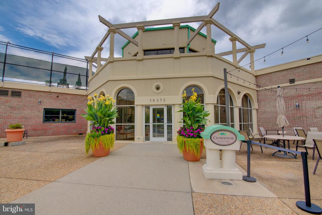 19365 CYPRESS RIDGE TERRACE Unit: 821