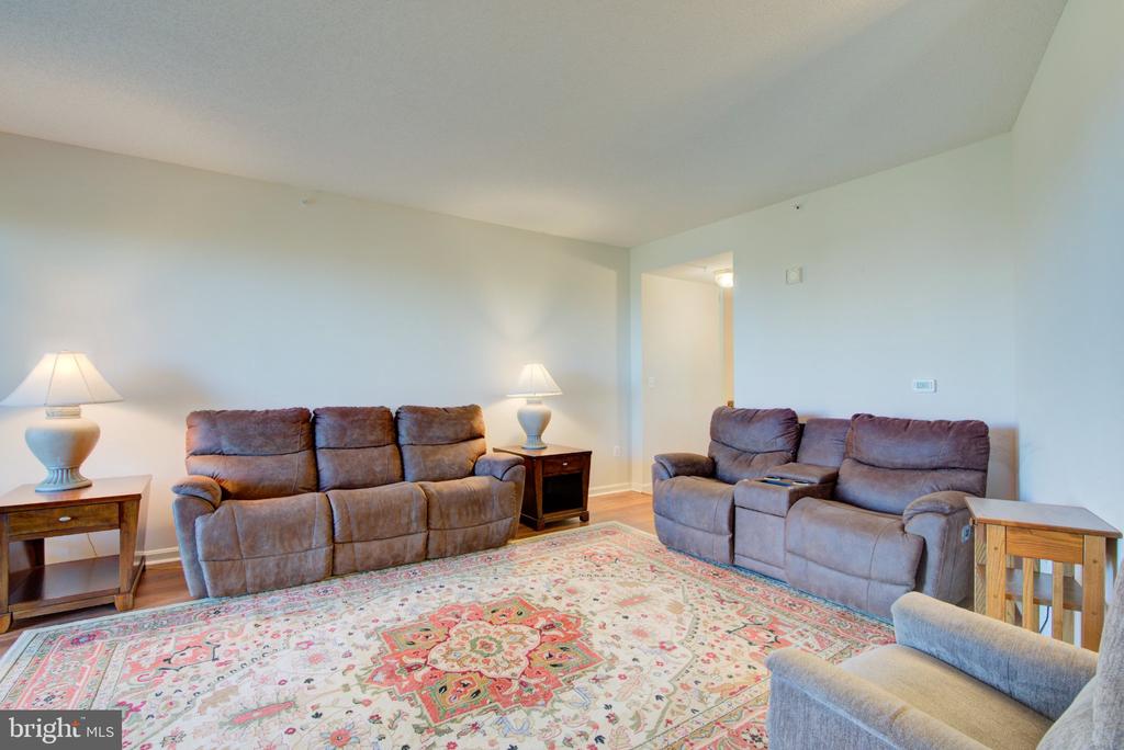 19365 CYPRESS RIDGE TERRACE Unit: 821