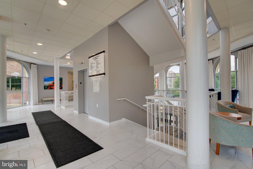 19365 CYPRESS RIDGE TERRACE Unit: 821