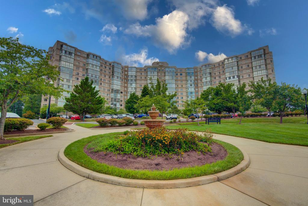 19365 CYPRESS RIDGE TERRACE Unit: 821