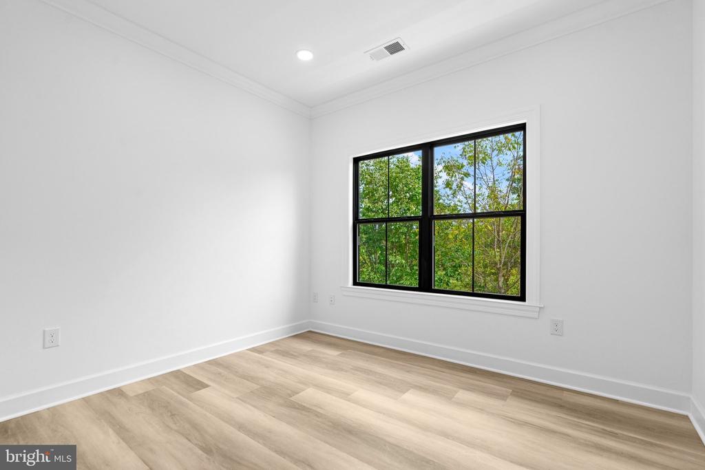 45 S LOUDOUN STREET Unit: A-1