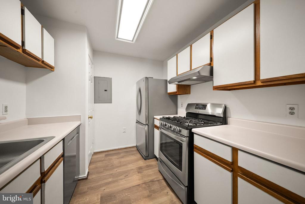 21033 TIMBER RIDGE TERRACE Unit: 201