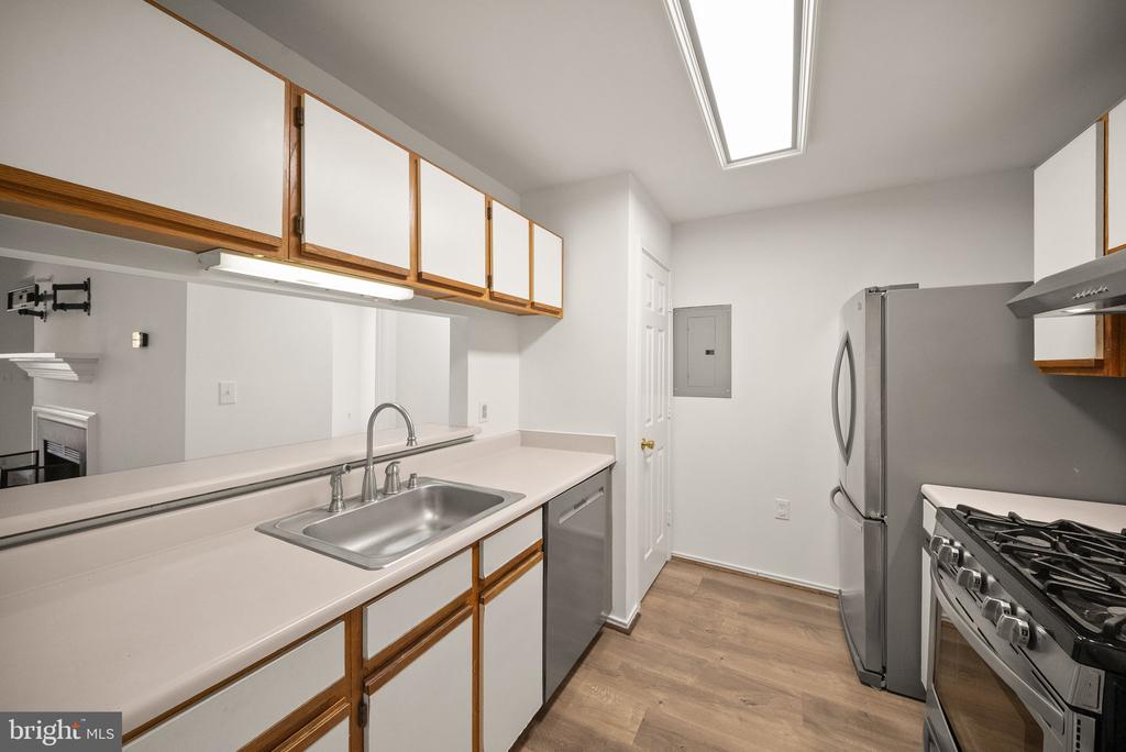 21033 TIMBER RIDGE TERRACE Unit: 201