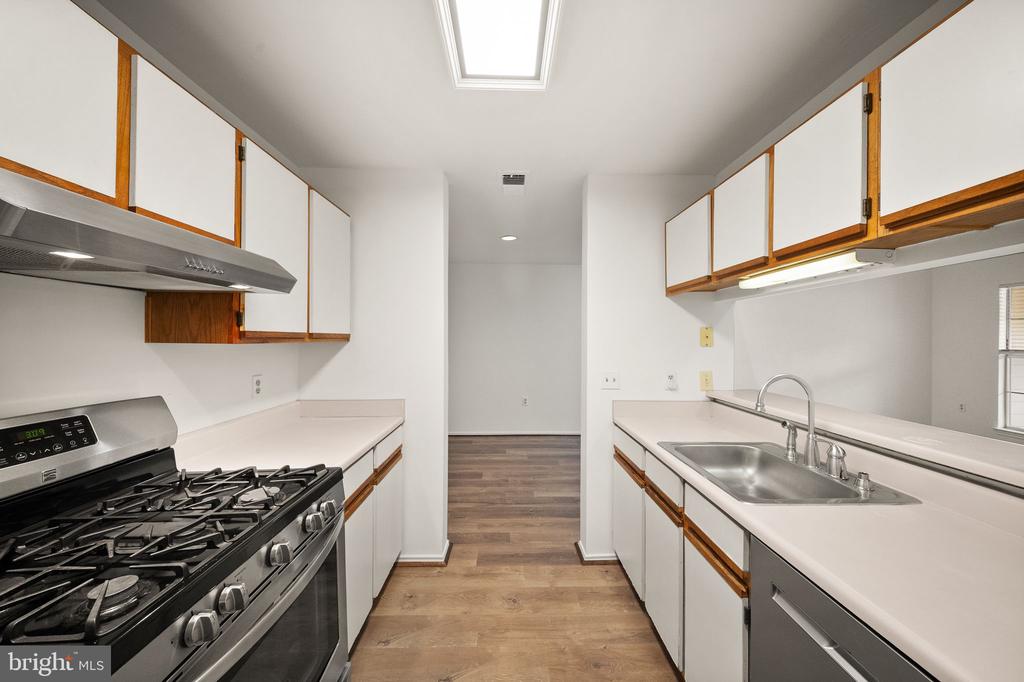 21033 TIMBER RIDGE TERRACE Unit: 201