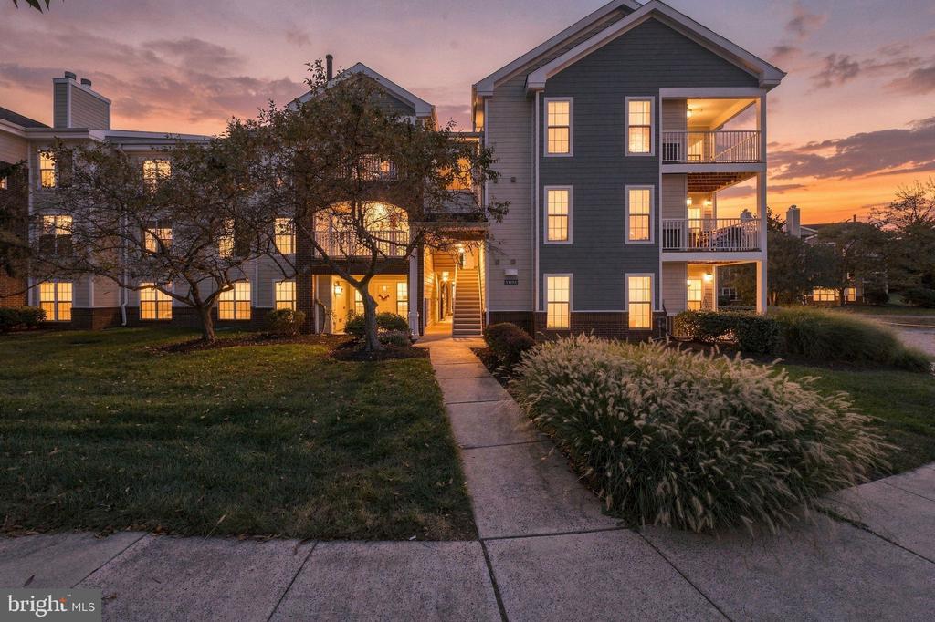 21033 TIMBER RIDGE TERRACE Unit: 201
