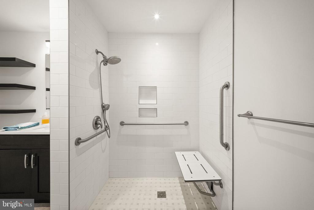 21033 TIMBER RIDGE TERRACE Unit: 201