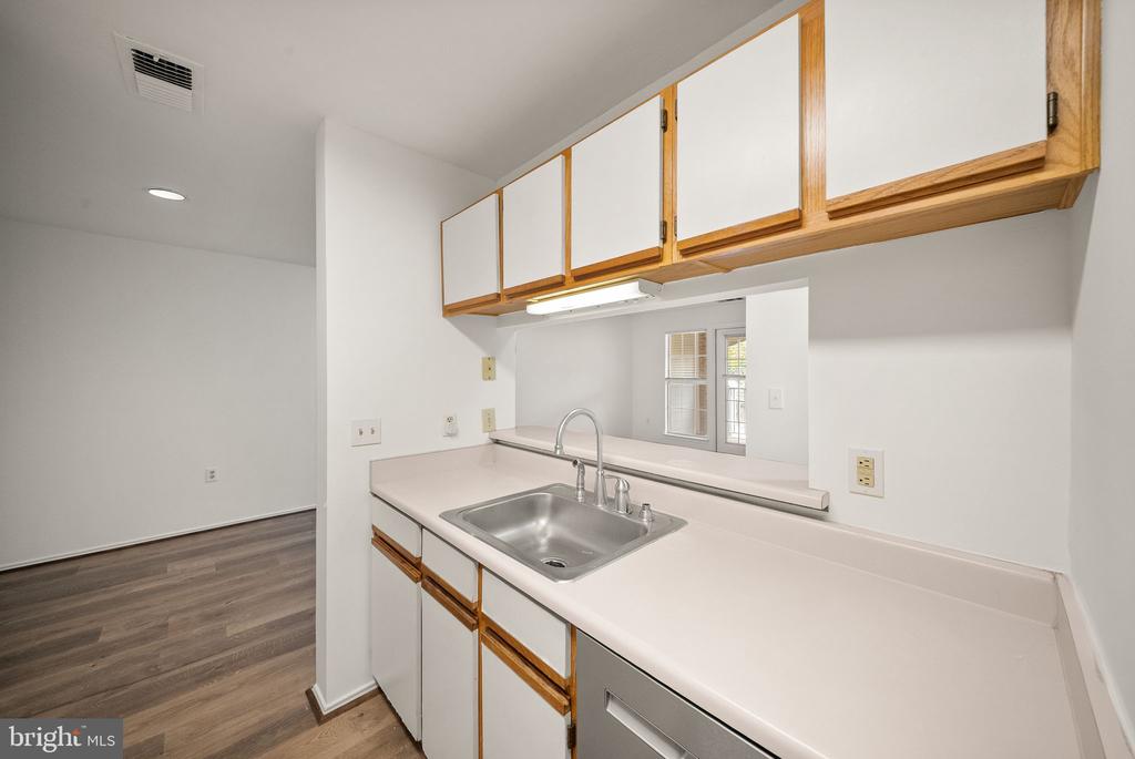 21033 TIMBER RIDGE TERRACE Unit: 201