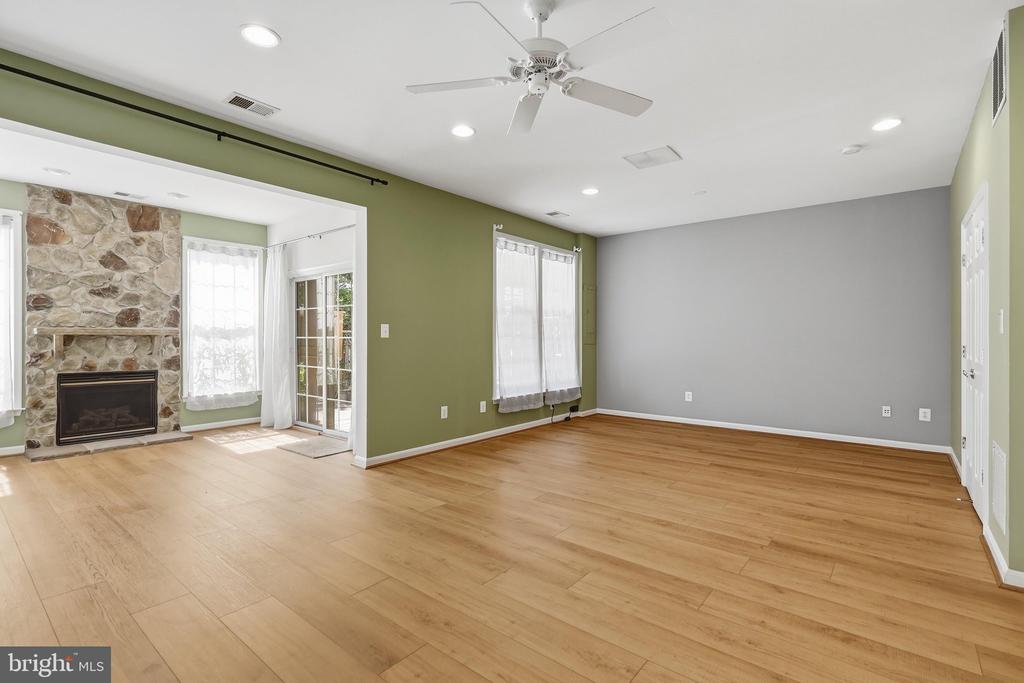 24699 SILTSTONE SQUARE