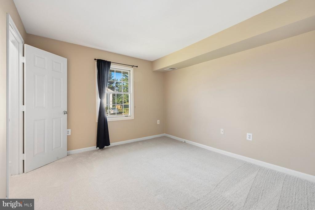 105 WESTWICK COURT Unit: 6