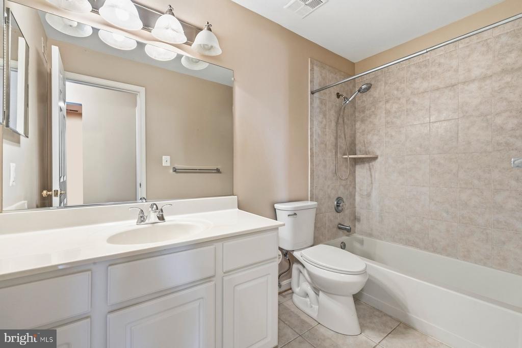 105 WESTWICK COURT Unit: 6