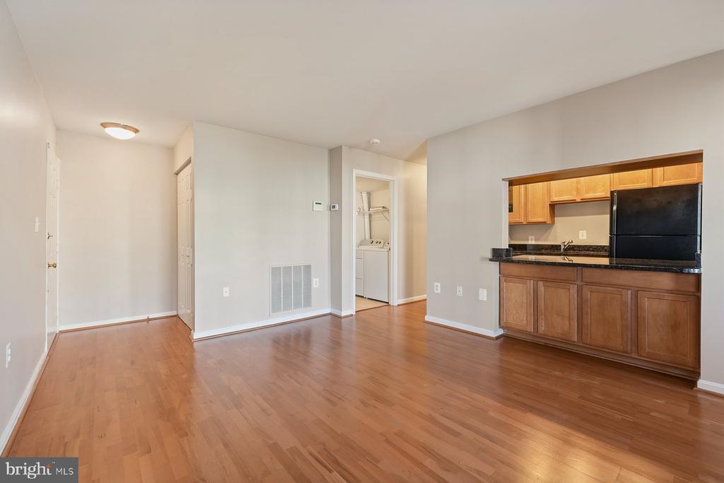 105 WESTWICK COURT Unit: 6