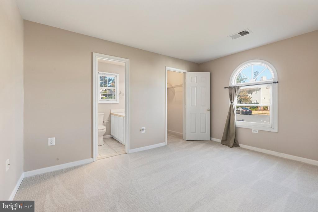 105 WESTWICK COURT Unit: 6
