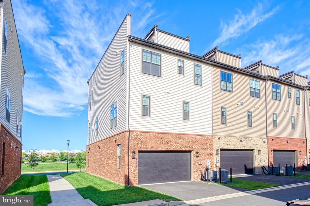 19820 BODMER DRIVE