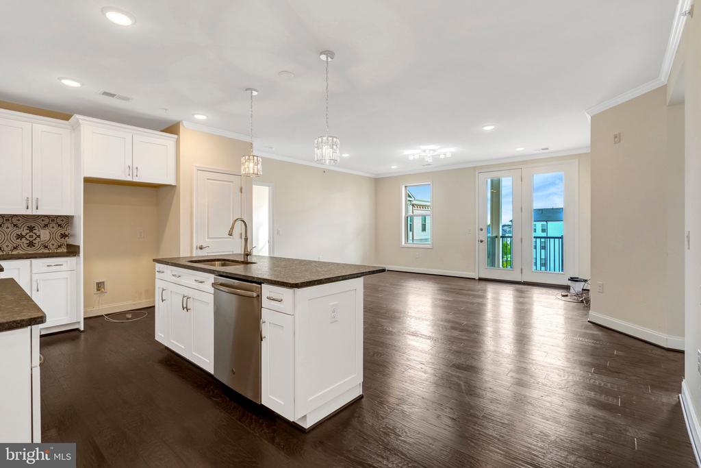 23630 HAVELOCK WALK TERRACE Unit: 410