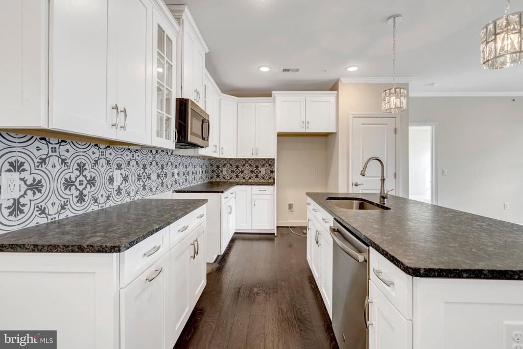 23630 HAVELOCK WALK TERRACE Unit: 410
