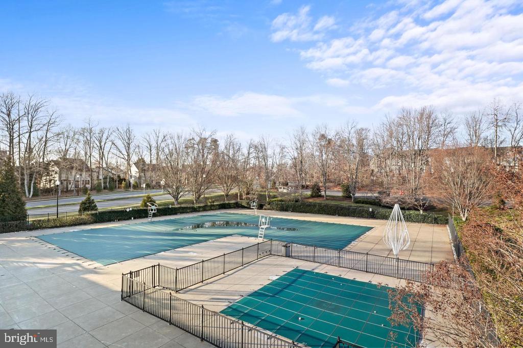 20200 CENTER BROOK SQUARE