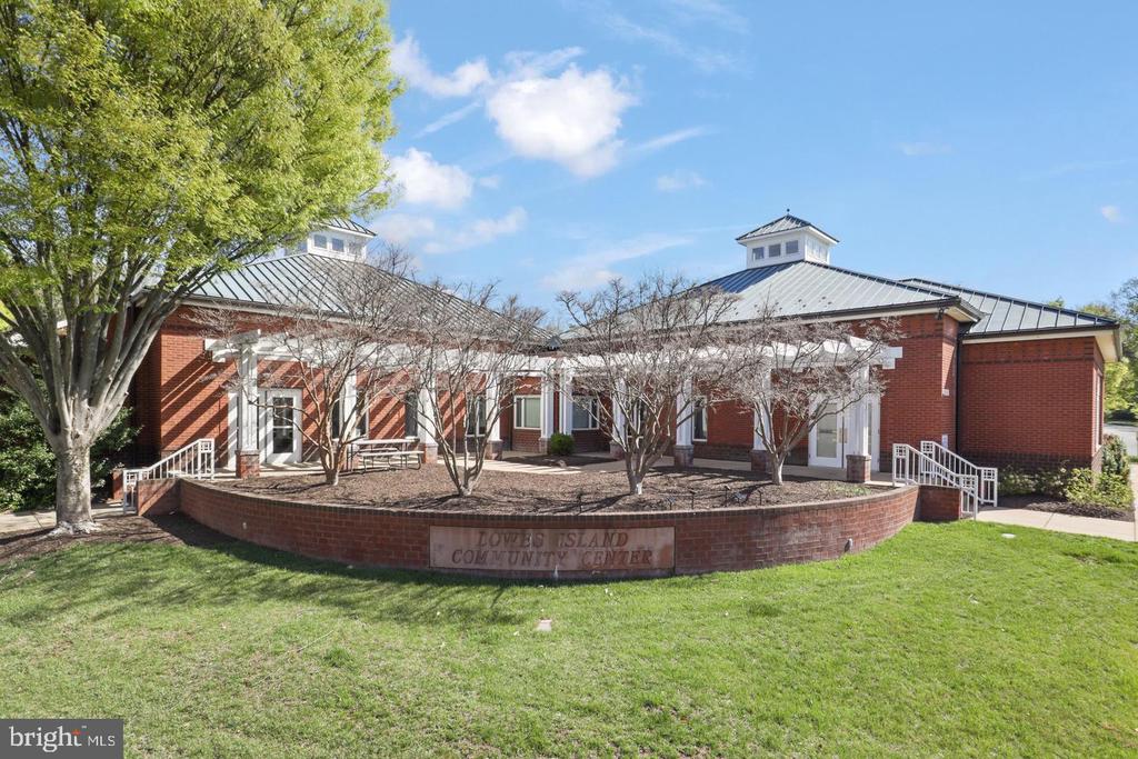 20200 CENTER BROOK SQUARE
