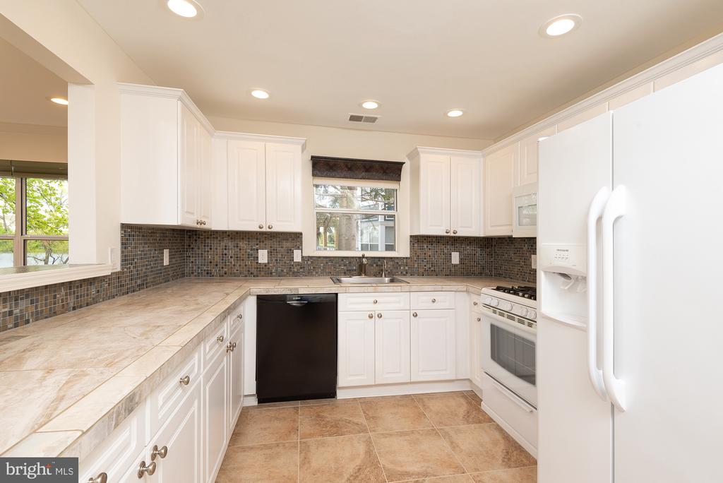 20575 SNOWSHOE SQUARE Unit: 202