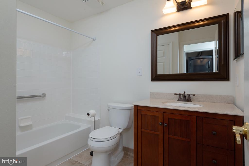 20575 SNOWSHOE SQUARE Unit: 202