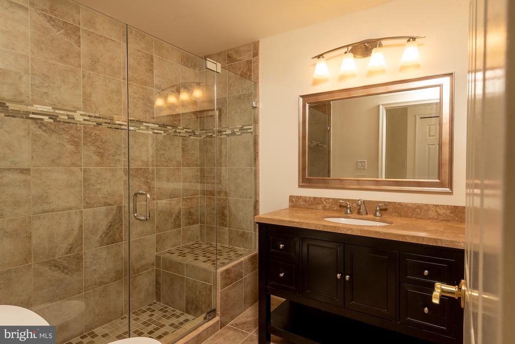 20575 SNOWSHOE SQUARE Unit: 202
