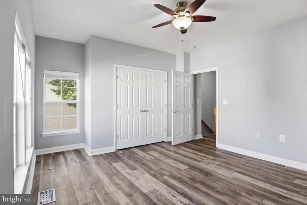 42461 ROCKROSE SQUARE