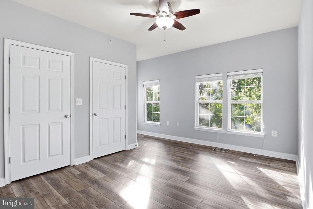 42461 ROCKROSE SQUARE