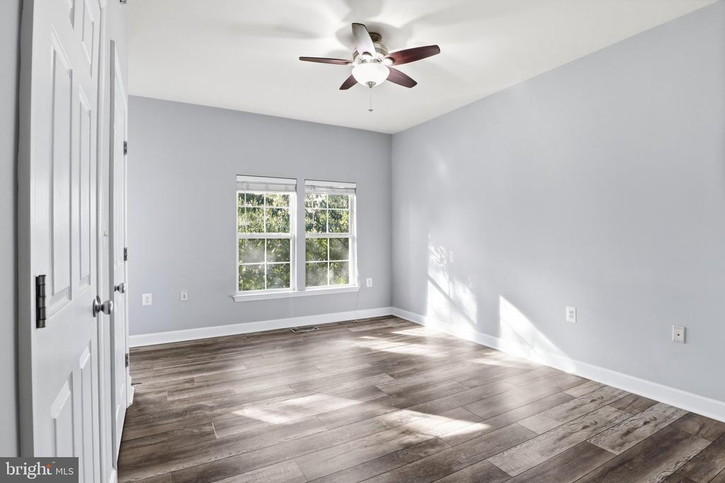 42461 ROCKROSE SQUARE