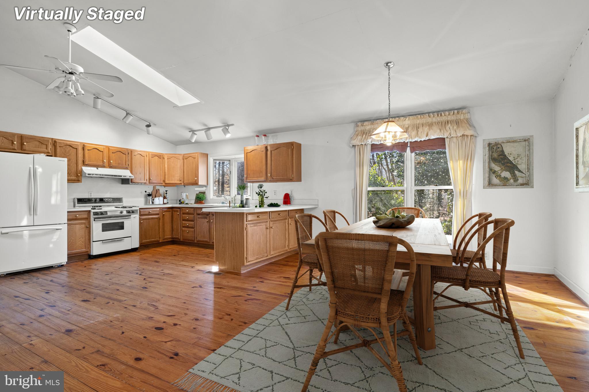 952 MEANDER RUN ROAD
