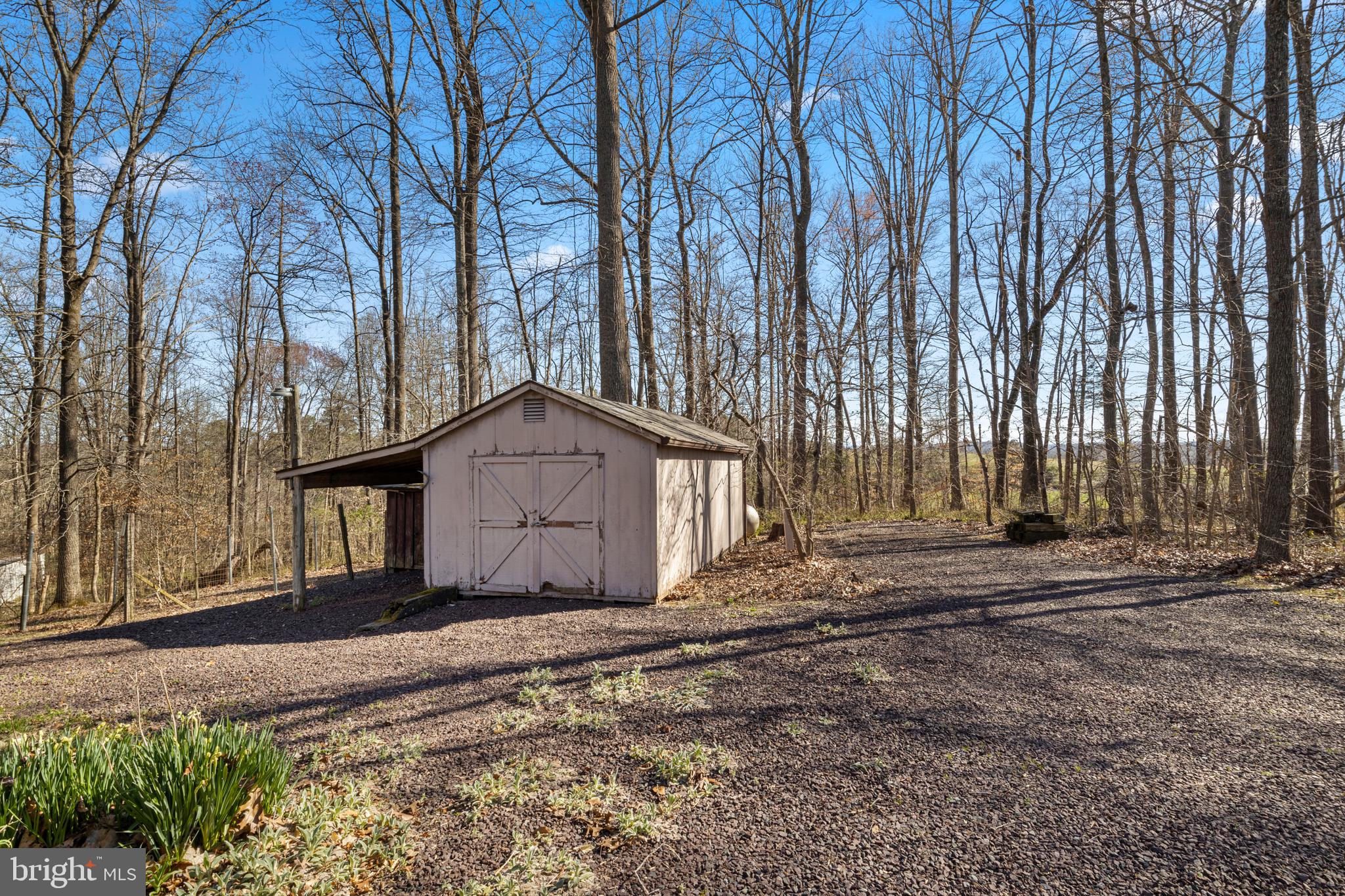 952 MEANDER RUN ROAD