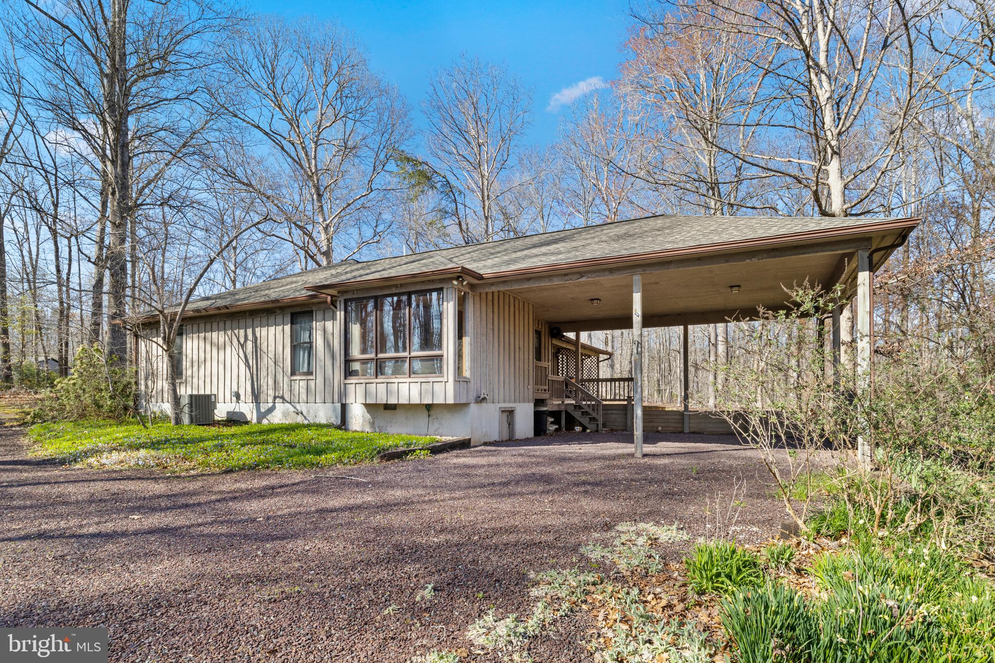 952 MEANDER RUN ROAD