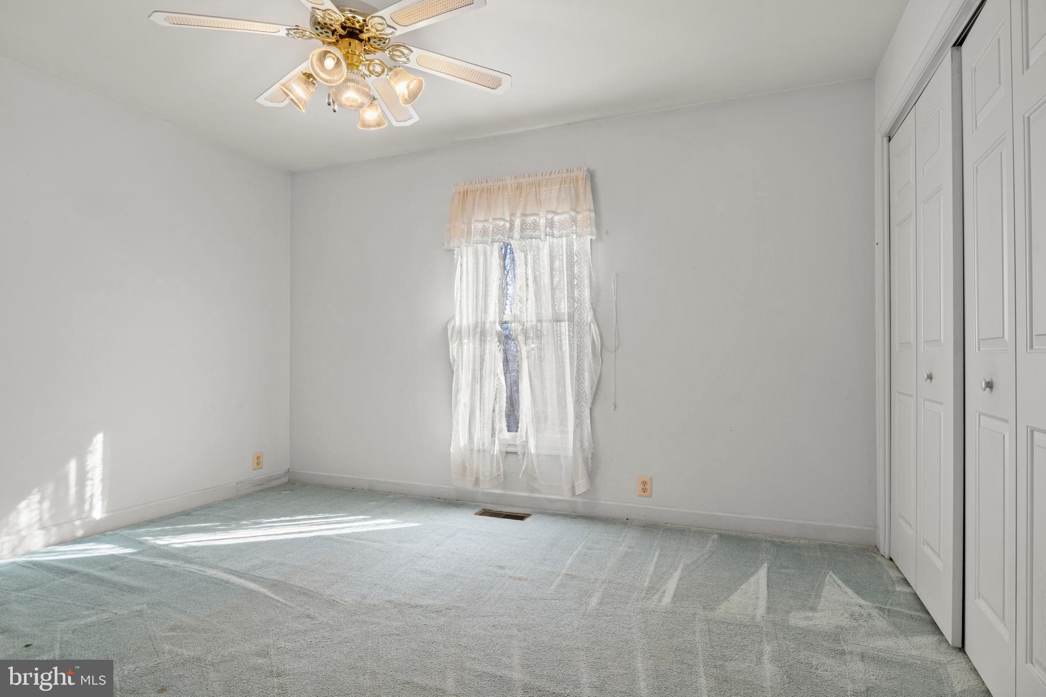 952 MEANDER RUN ROAD