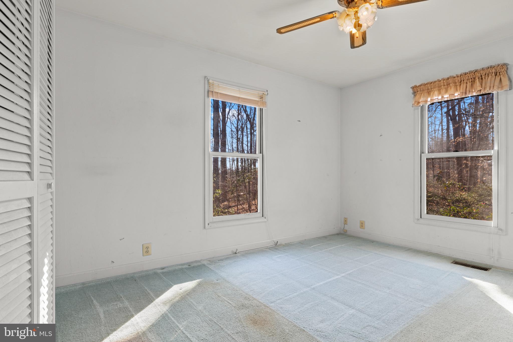 952 MEANDER RUN ROAD