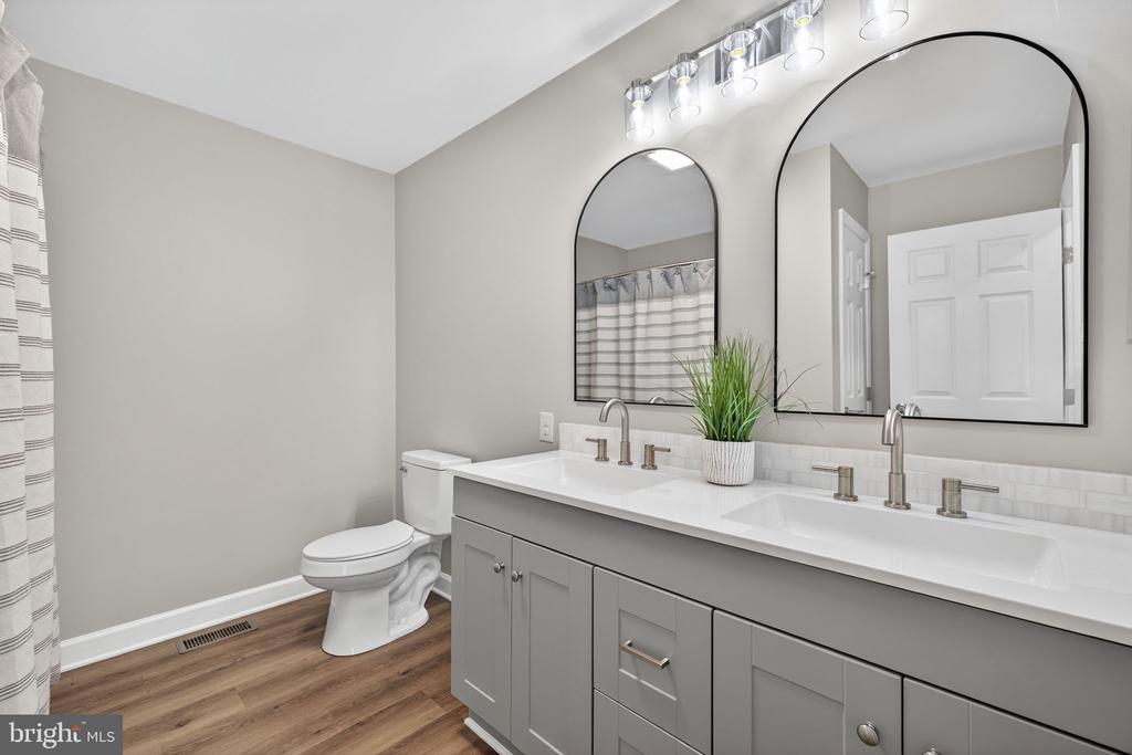 3057 OAK PARK