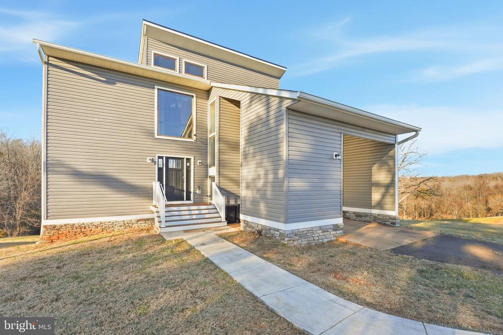 135 FREYS FORD LANE