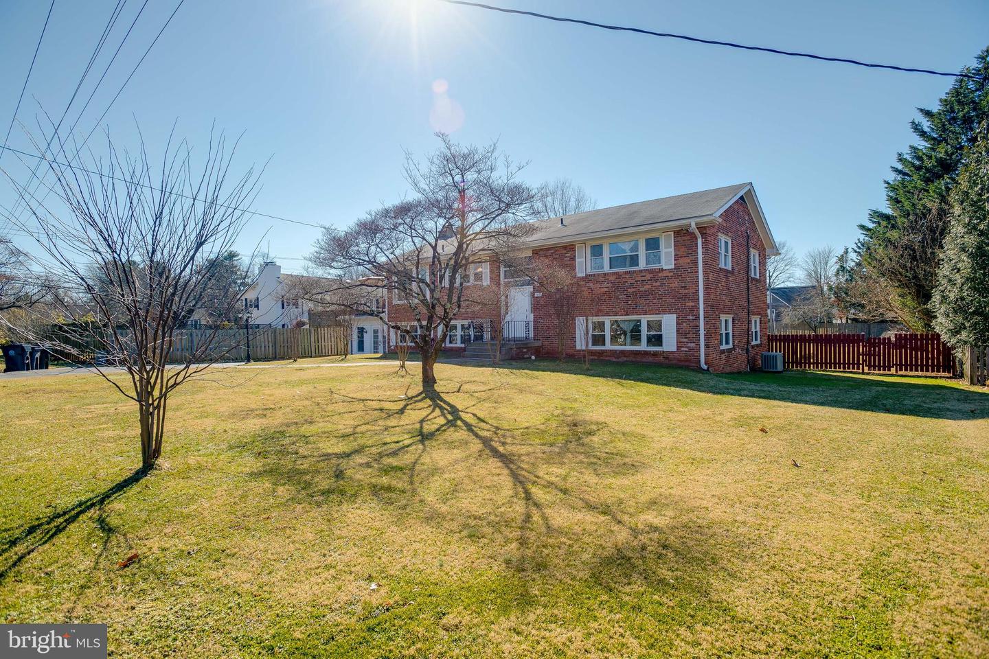 9012 Longstreet DRIVE