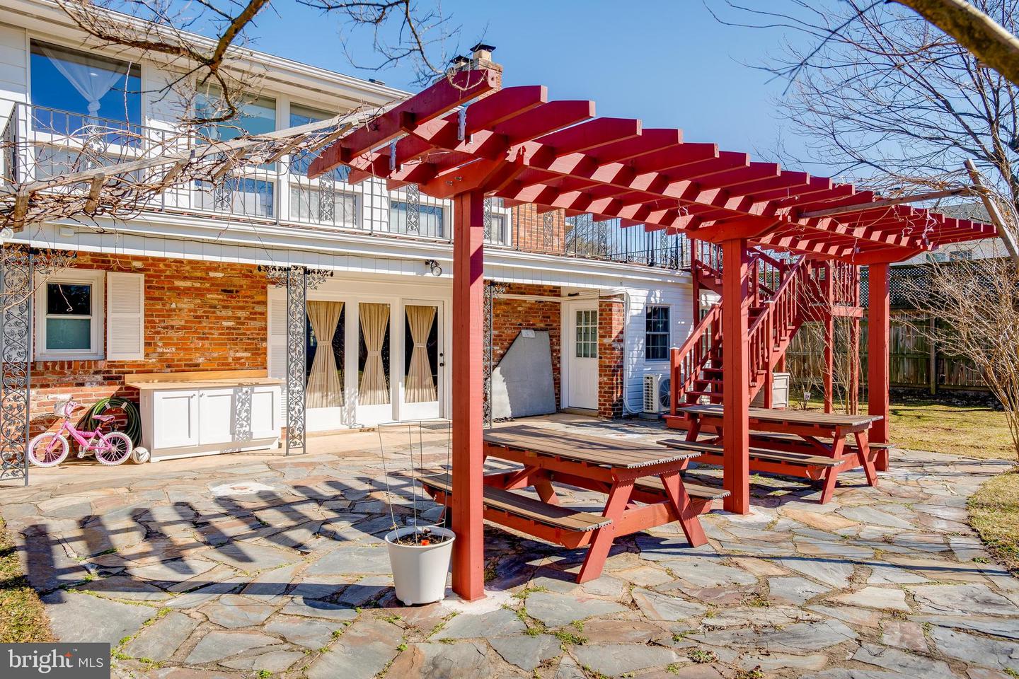 9012 Longstreet DRIVE