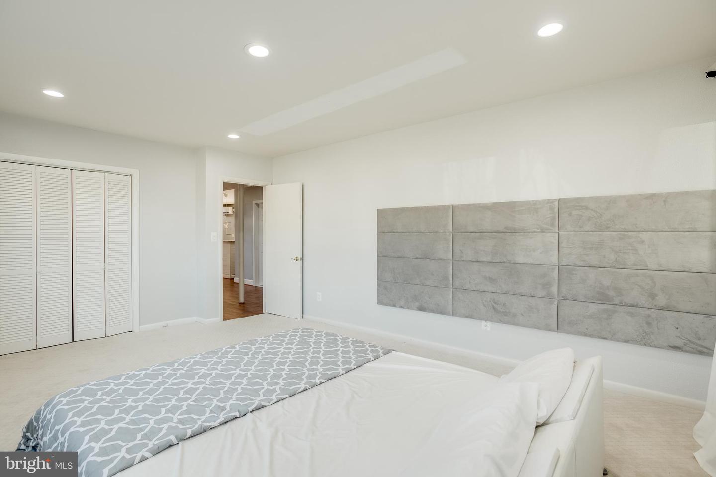 9012 Longstreet DRIVE