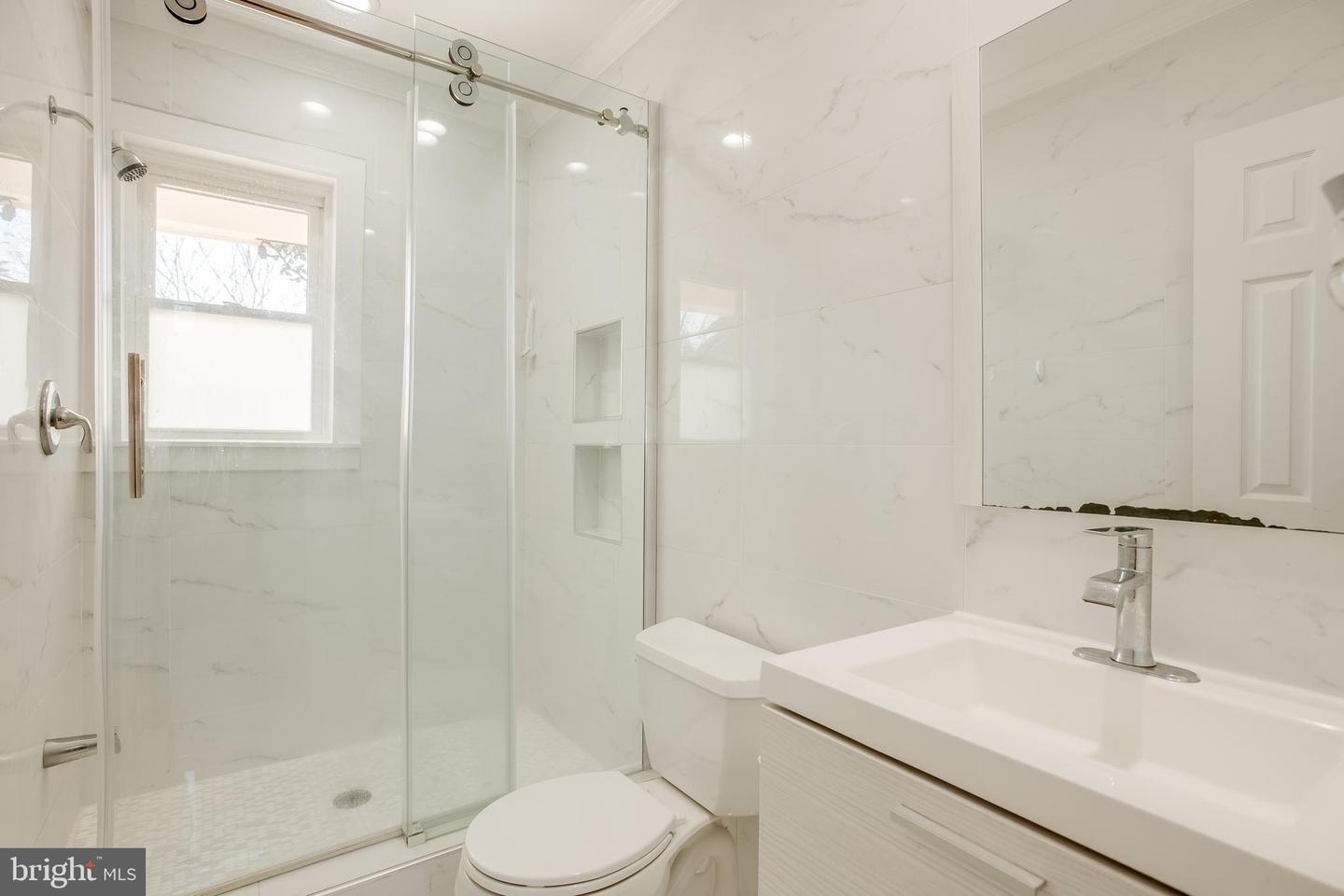 9012 Longstreet DRIVE