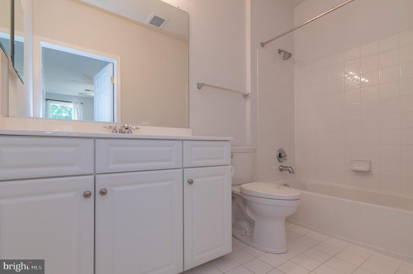 8600 Liberty TRAIL Unit: 202