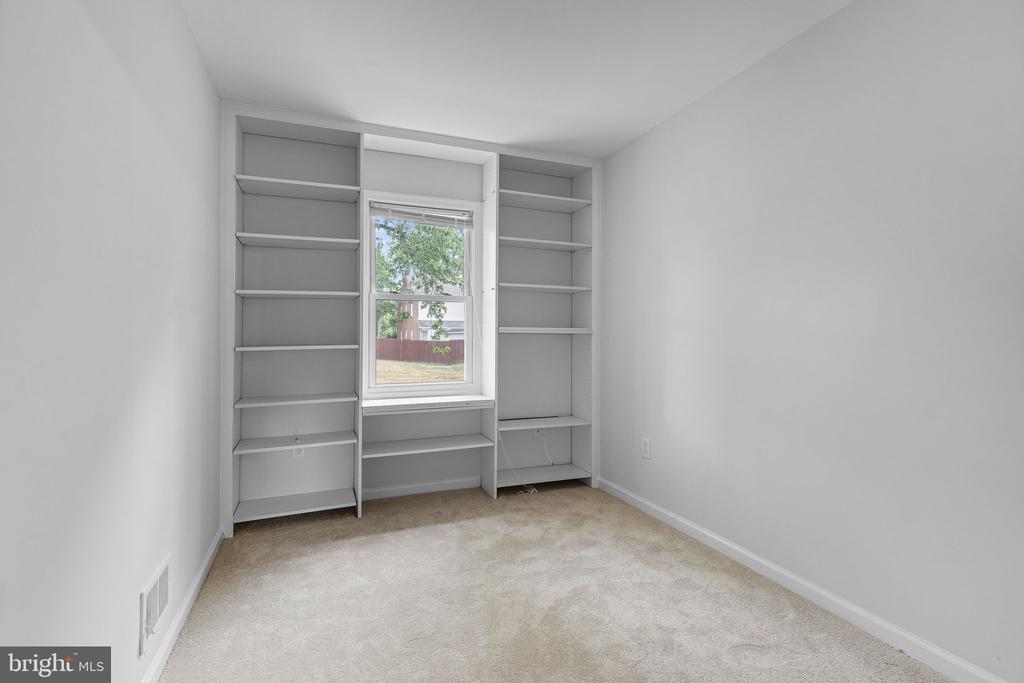 9279 Taney Rd