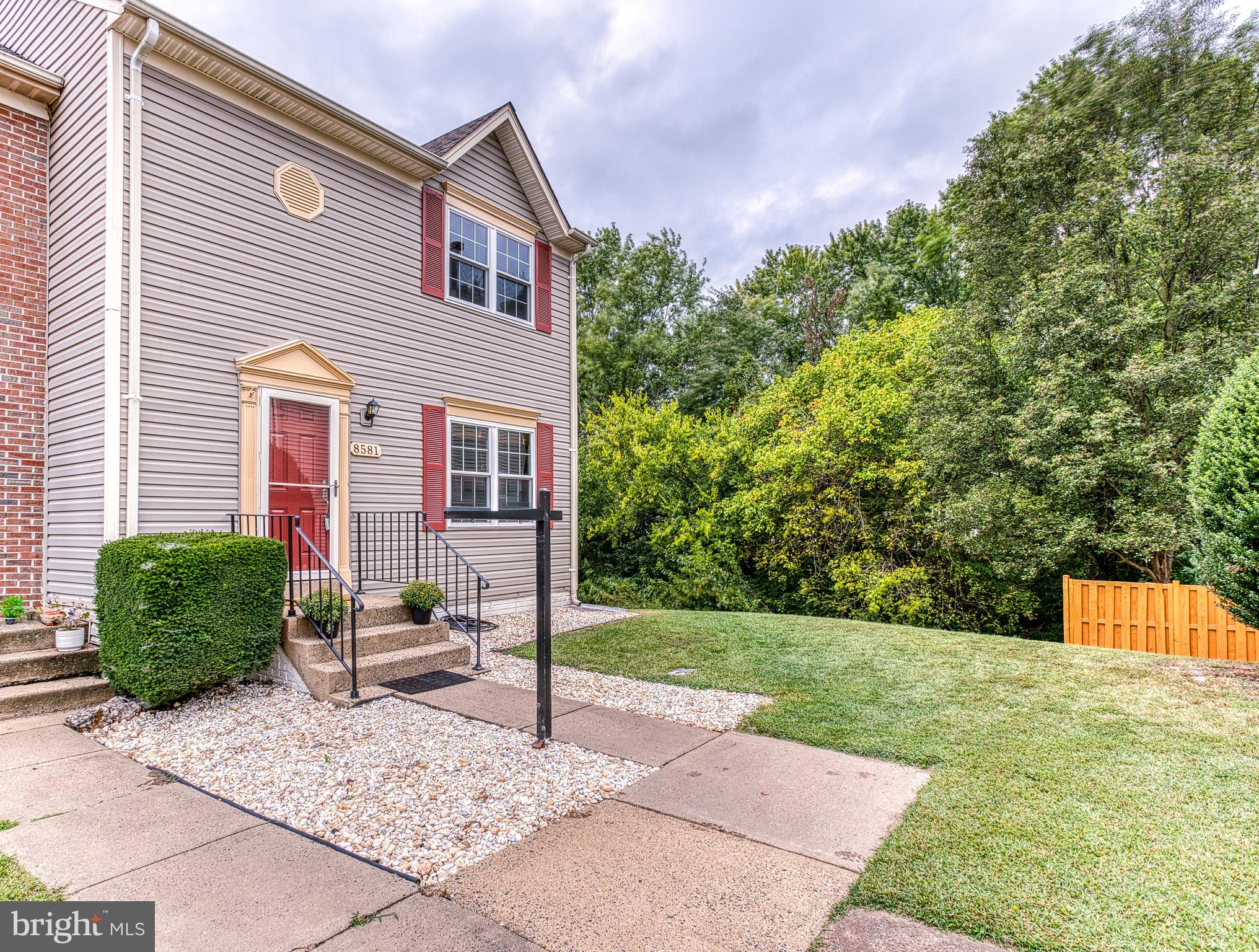 8581 BURLINGTON COURT