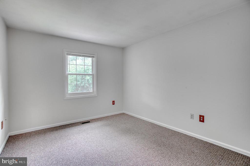 8581 BURLINGTON COURT