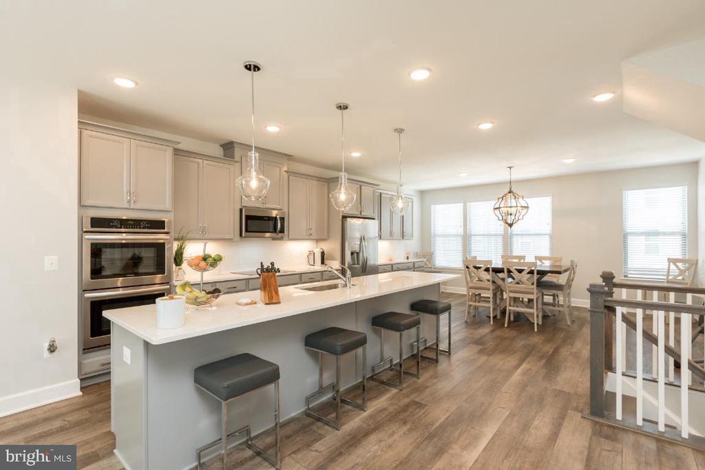 9929 HOPKINS LOOP