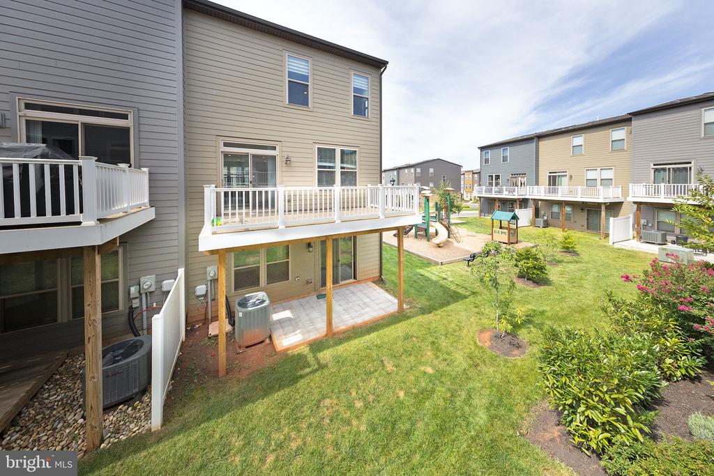 9929 HOPKINS LOOP