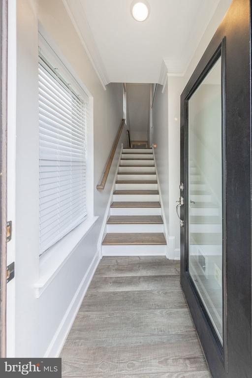 9929 HOPKINS LOOP