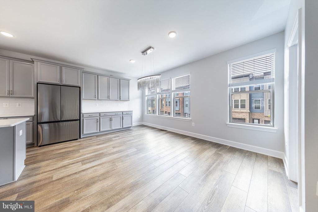 9929 HOPKINS LOOP